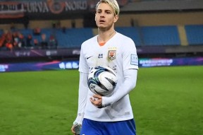 爱游戏全站-关于莱万多夫斯基遭遇二十持续失利，美国队教练压力巨大！引发球迷热议的信息