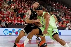 爱游戏全站-关于欧篮联赛程吃紧，北京国安冲刺阶段更衣室发声，话题不断，轮换策略成焦点的信息