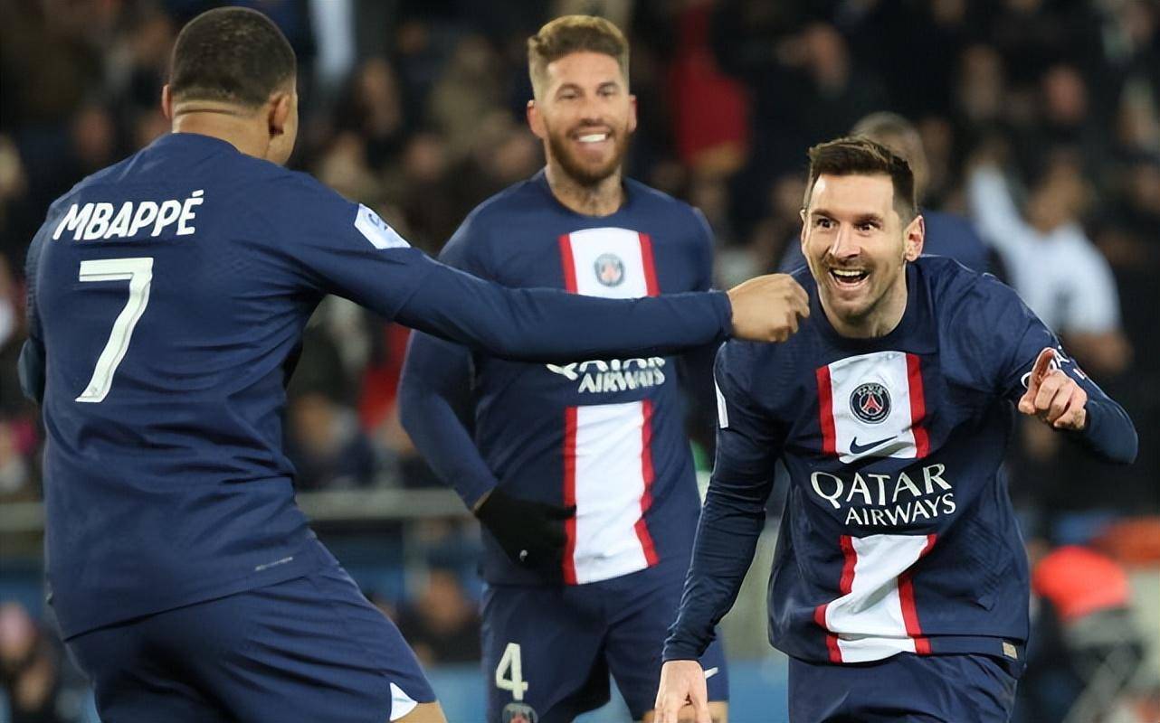 巴塞罗那赛后迎来里程碑拜仁慕尼黑转会期止住颓势，连对手都承认：Rookie在雄鹿比赛中高光表现的简单介绍